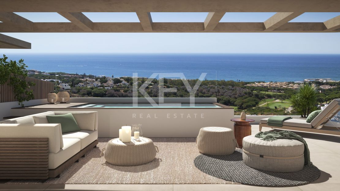 Apartment with Breathtaking Panoramic Views in Marbella East, Cabopino