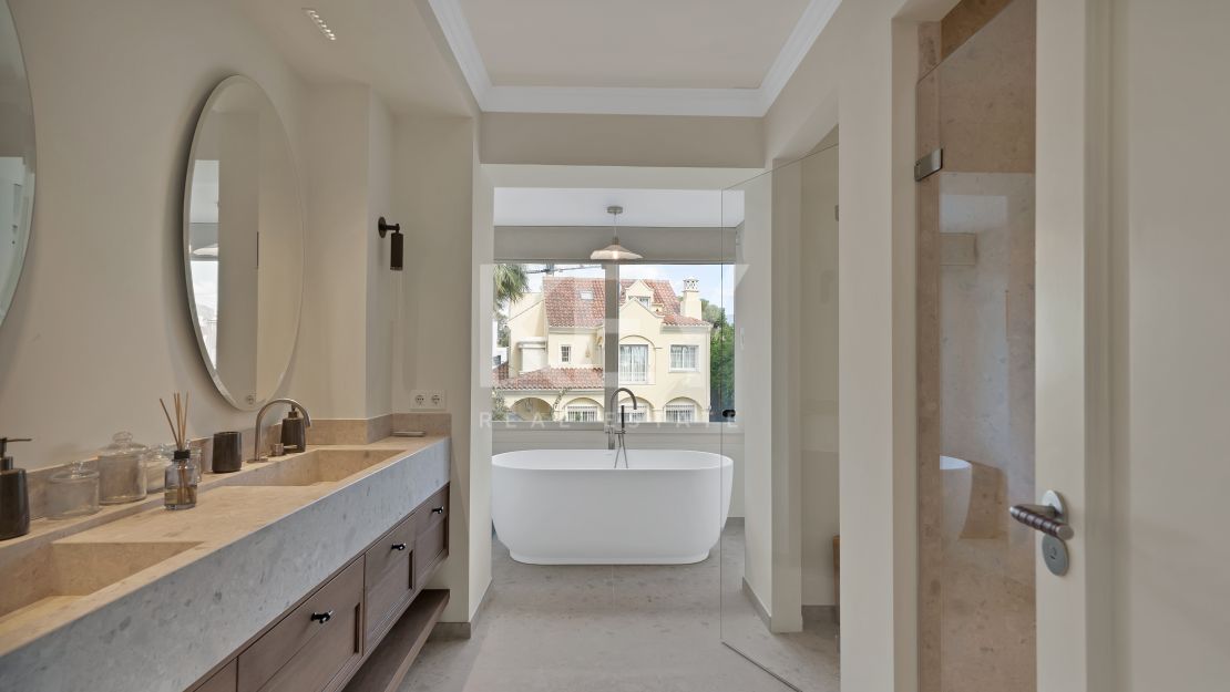 Beachside Villa For Sale Near Puerto Banús With Private Pool And Investment Potential