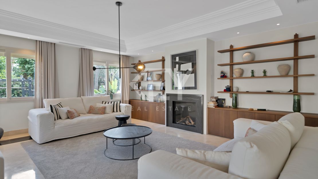 Beachside Villa For Sale Near Puerto Banús With Private Pool And Investment Potential