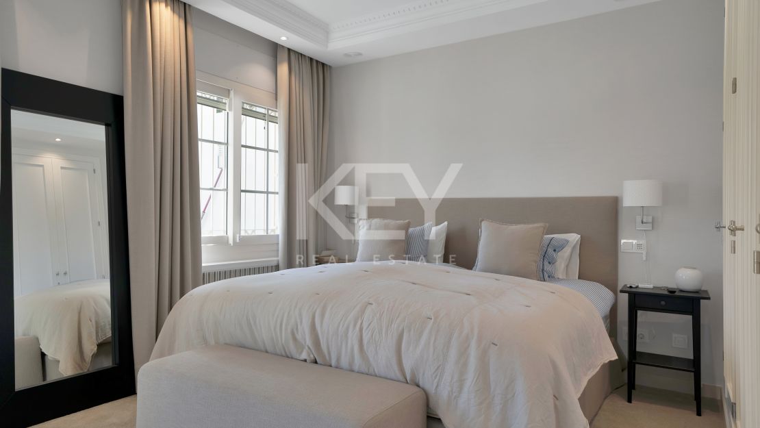 Beachside Villa For Sale Near Puerto Banús With Private Pool And Investment Potential