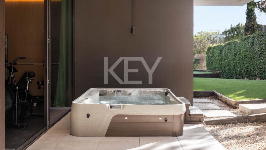 Villa For Sale In La Reserva De Alcuzcuz, Benahavis