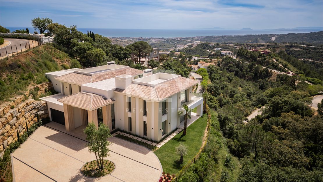 Luxury Villa For Sale In Marbella Club Golf Resort, Benahavís