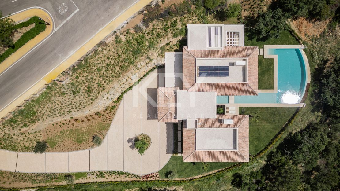 Luxury Villa For Sale In Marbella Club Golf Resort, Benahavís