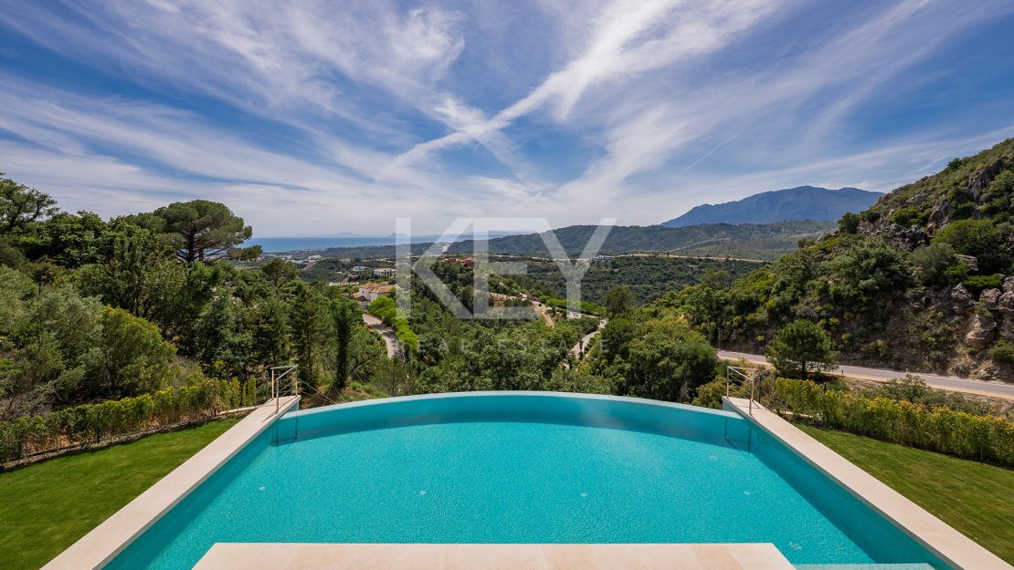 Luxury Villa For Sale In Marbella Club Golf Resort, Benahavís