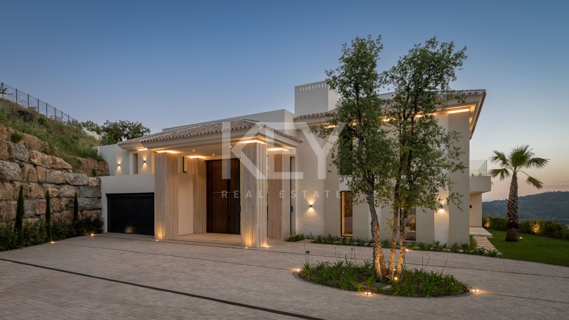 Luxury Villa For Sale In Marbella Club Golf Resort, Benahavís