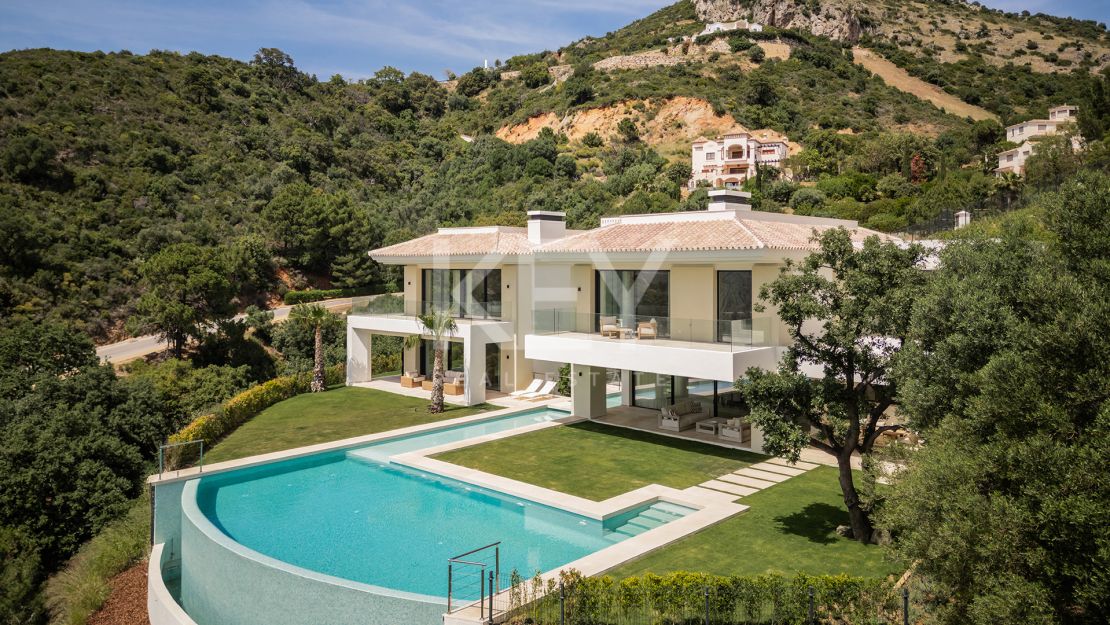 Luxury Villa For Sale In Marbella Club Golf Resort, Benahavís