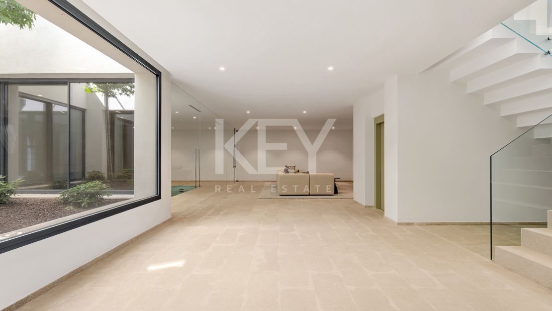 Luxury Villa For Sale In Marbella Club Golf Resort, Benahavís