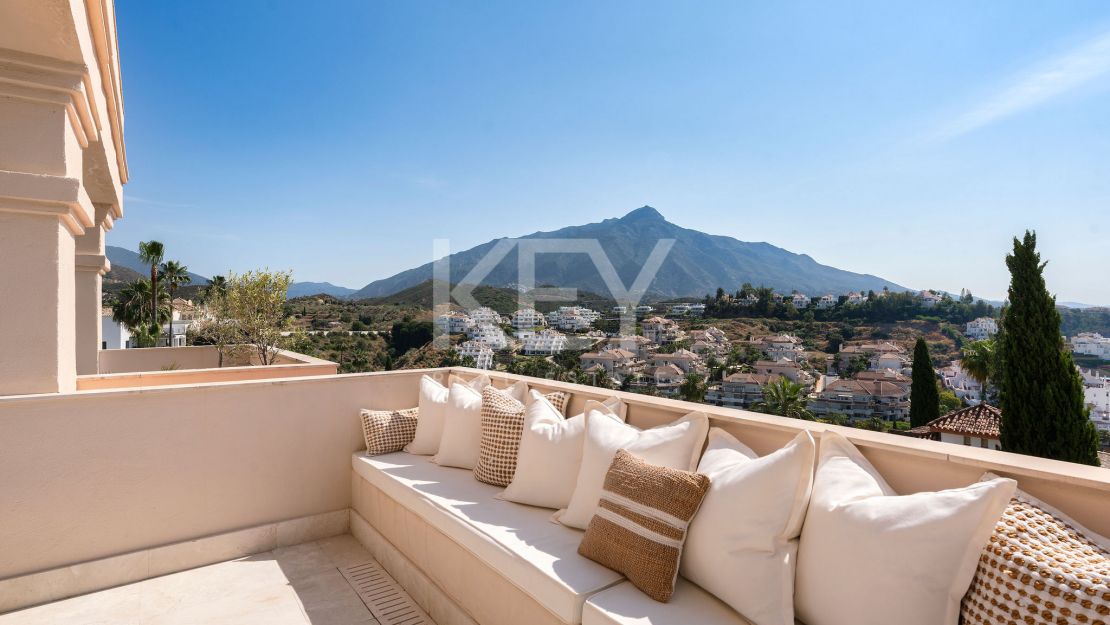 Renovated Luxury Apartment For Sale In Nueva Andalucía, Marbella