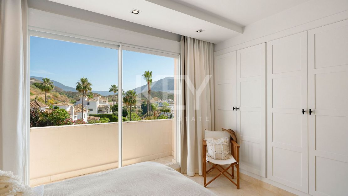 Renovated Luxury Apartment For Sale In Nueva Andalucía, Marbella
