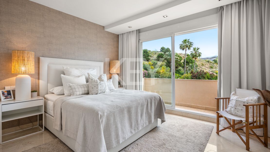 Renovated Luxury Apartment For Sale In Nueva Andalucía, Marbella