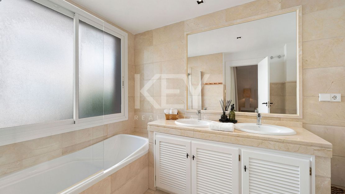 Renovated Luxury Apartment For Sale In Nueva Andalucía, Marbella