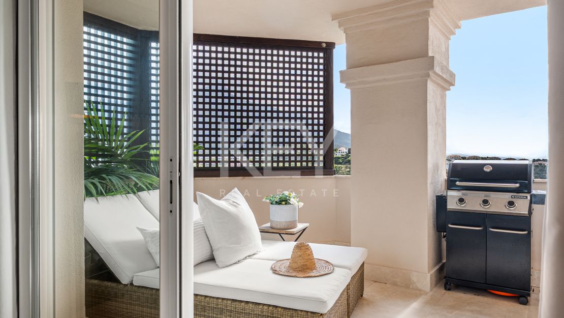 Renovated Luxury Apartment For Sale In Nueva Andalucía, Marbella