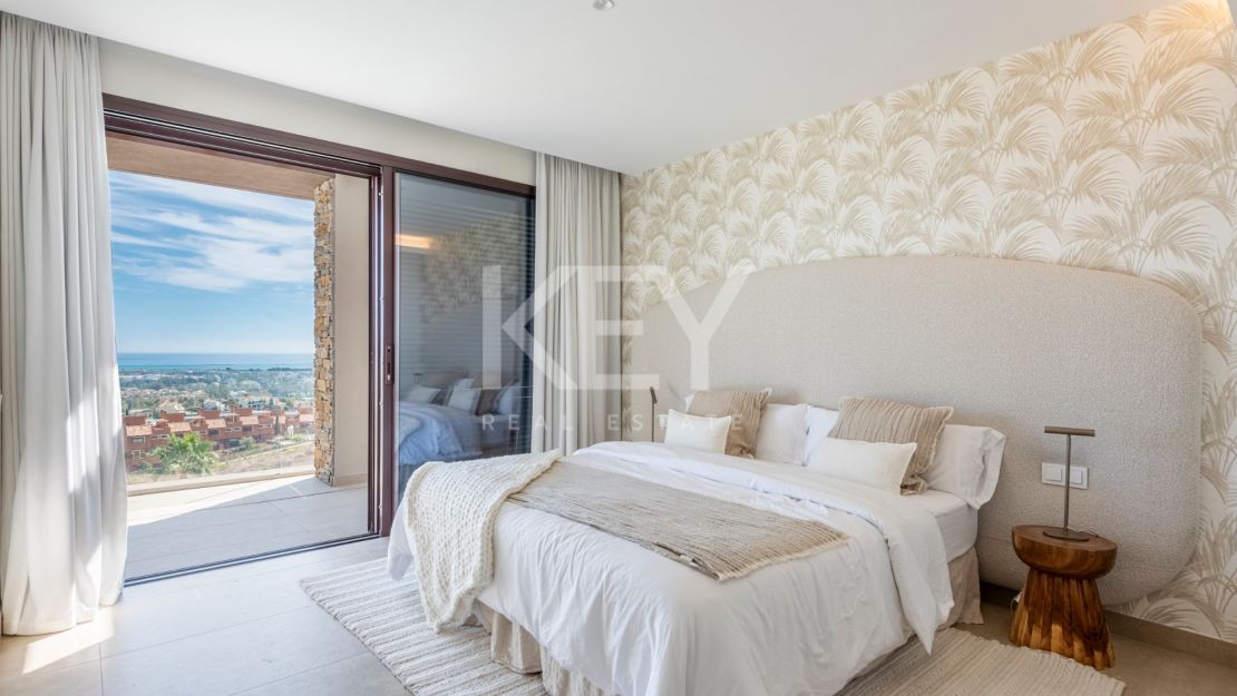 Modern Villa for Sale in La Alquería, Benahavís with Panoramic Sea Views