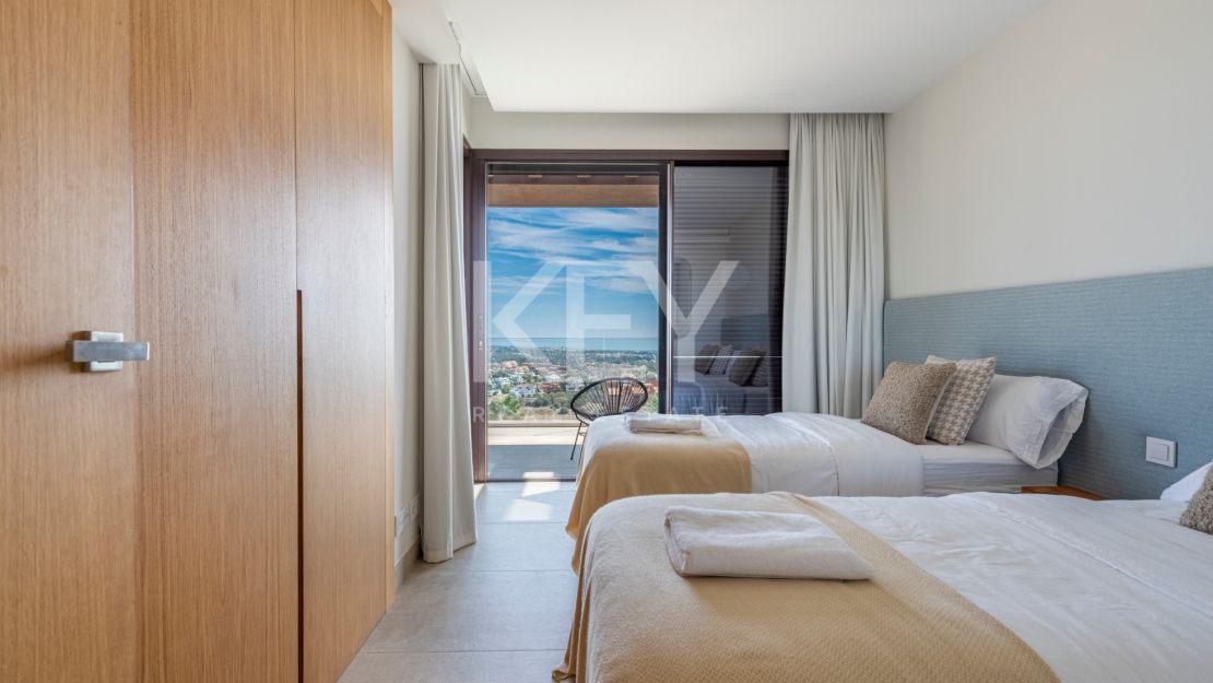Modern Villa for Sale in La Alquería, Benahavís with Panoramic Sea Views