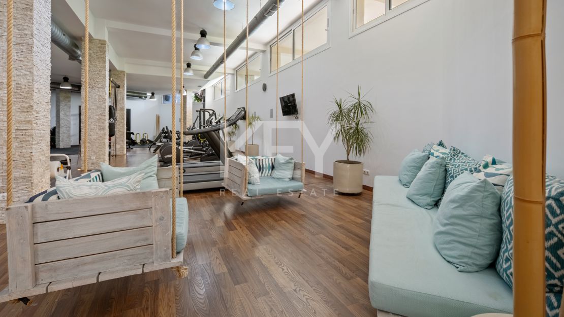 Ático de lujo con vistas al mar en venta en Nueva Andalucía, Marbella