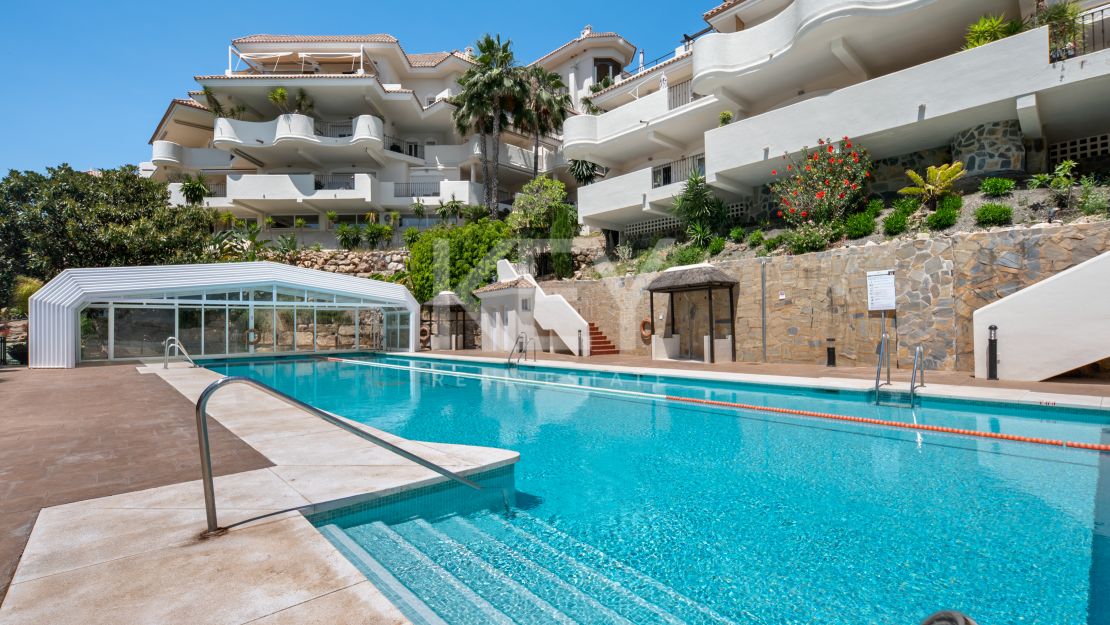 Ático de lujo con vistas al mar en venta en Nueva Andalucía, Marbella