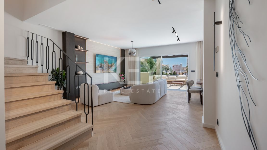 Ático de lujo con vistas al mar en venta en Nueva Andalucía, Marbella