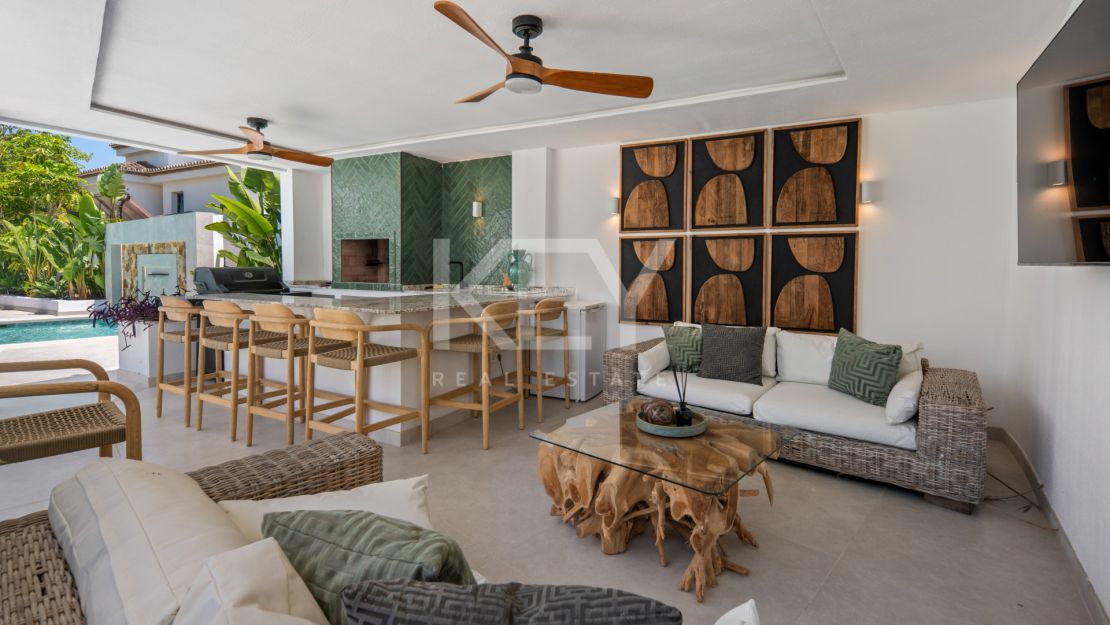 Renovated Luxury Villa for Sale in Bel Air, Estepona with Sea Views, Pool and Spa