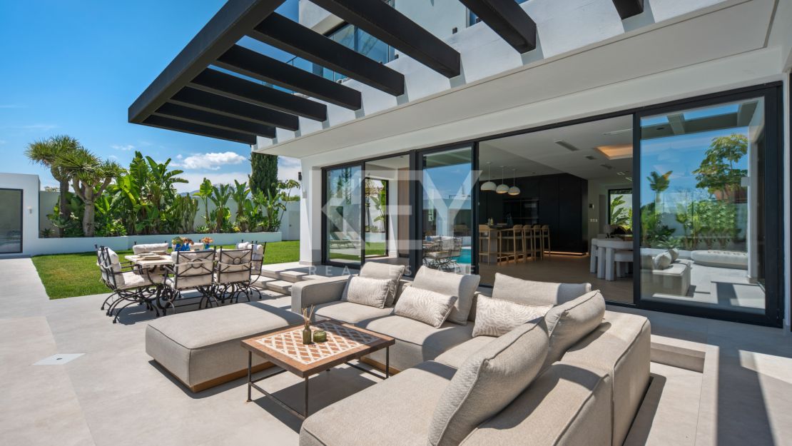 Renovated Luxury Villa for Sale in Bel Air, Estepona with Sea Views, Pool and Spa