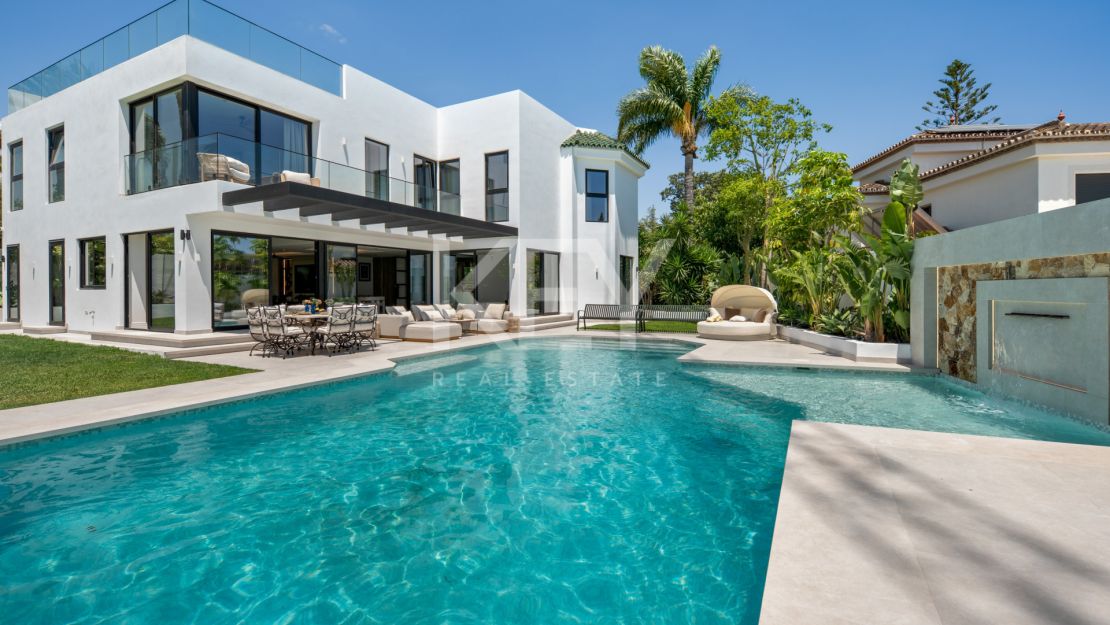 Renovated Luxury Villa for Sale in Bel Air, Estepona with Sea Views, Pool and Spa