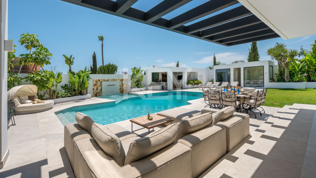 Renovated Luxury Villa for Sale in Bel Air, Estepona with Sea Views, Pool and Spa