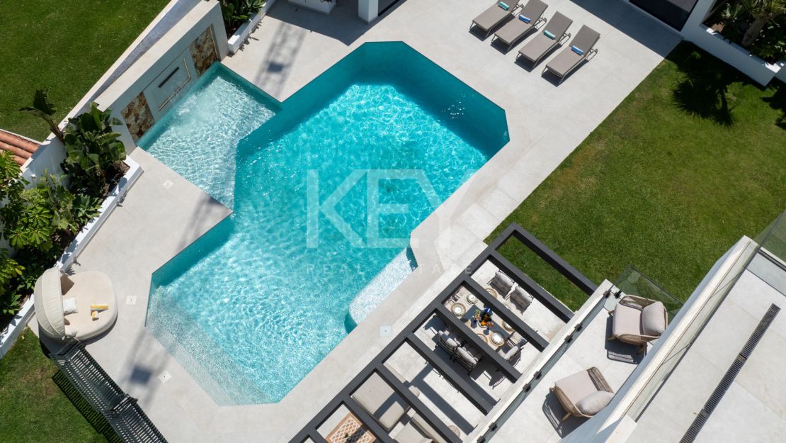 Renovated Luxury Villa for Sale in Bel Air, Estepona with Sea Views, Pool and Spa
