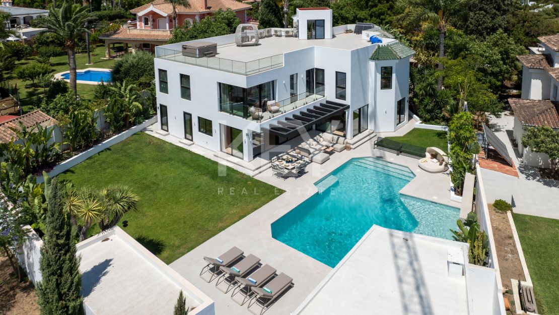 Renovated Luxury Villa for Sale in Bel Air, Estepona with Sea Views, Pool and Spa