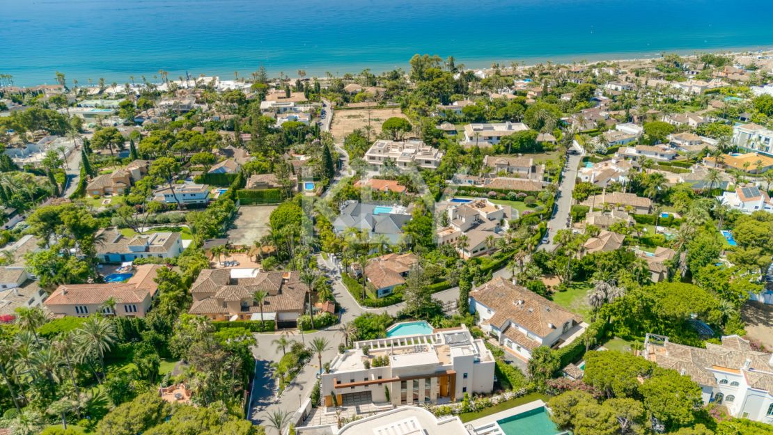 Brand-New Contemporary Villa for Sale in Los Monteros Playa, Marbella – Walking Distance to the Beach