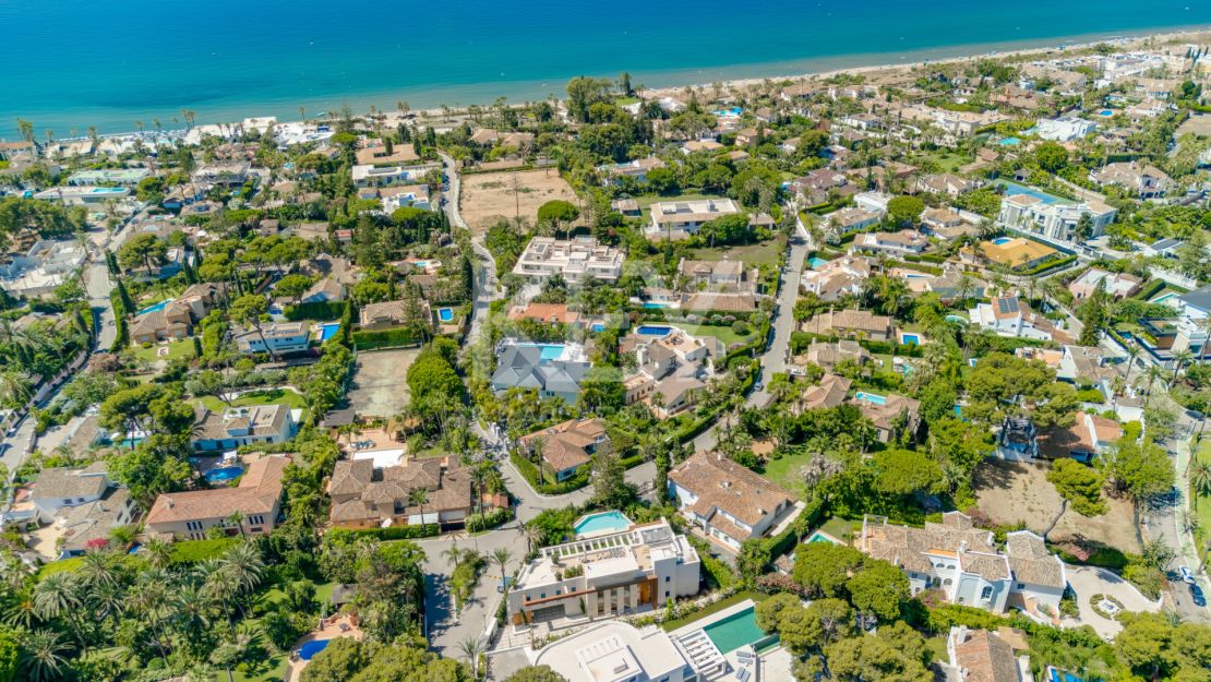 Brand-New Contemporary Villa for Sale in Los Monteros Playa, Marbella – Walking Distance to the Beach