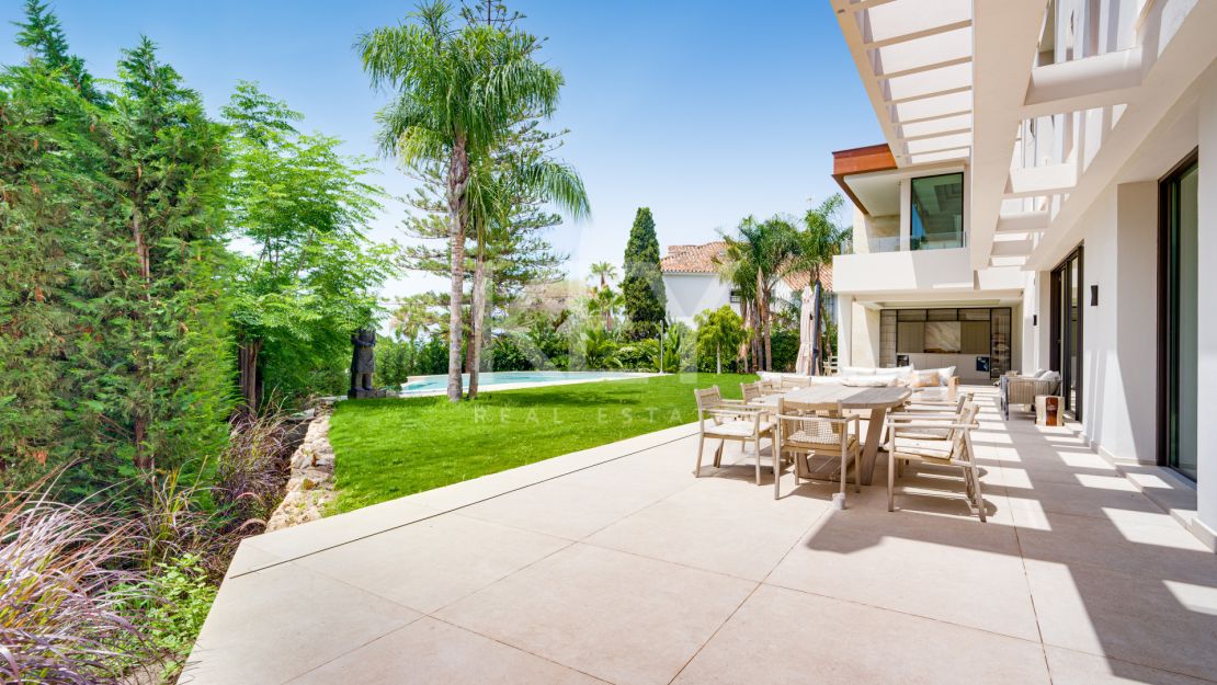 Brand-New Contemporary Villa for Sale in Los Monteros Playa, Marbella – Walking Distance to the Beach