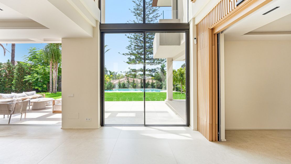 Brand-New Contemporary Villa for Sale in Los Monteros Playa, Marbella – Walking Distance to the Beach