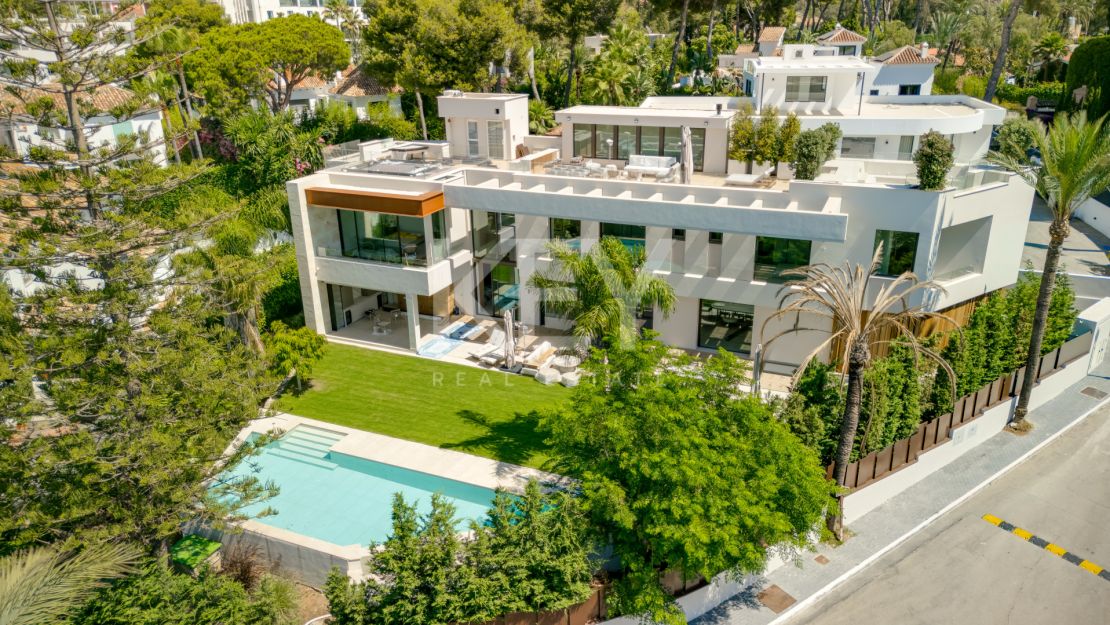 Brand-New Contemporary Villa for Sale in Los Monteros Playa, Marbella – Walking Distance to the Beach