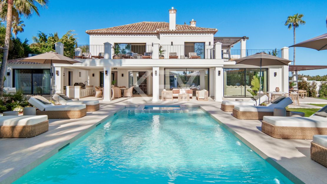 Villa De Lujo En Primera Línea De Golf En Venta En La Cerquilla, Nueva Andalucía, Marbella