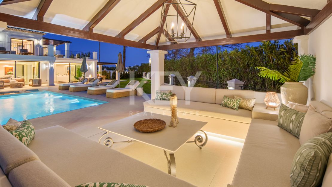 Villa De Lujo En Primera Línea De Golf En Venta En La Cerquilla, Nueva Andalucía, Marbella
