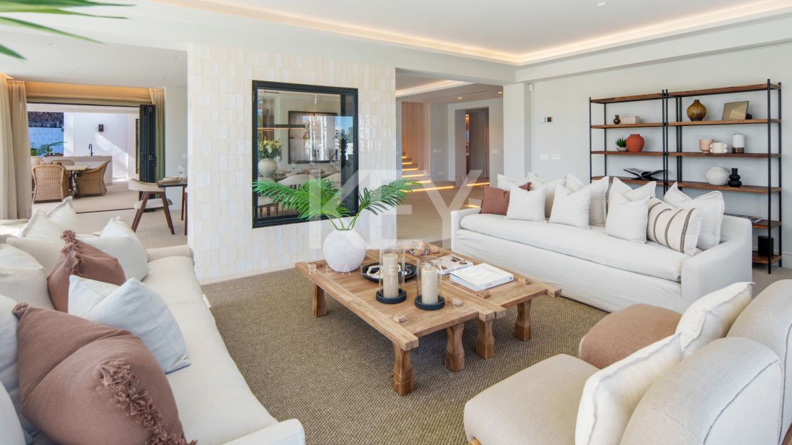 Villa De Lujo En Primera Línea De Golf En Venta En La Cerquilla, Nueva Andalucía, Marbella