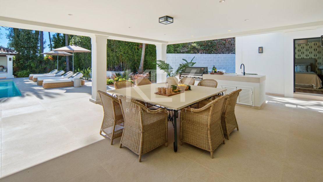 Villa De Lujo En Primera Línea De Golf En Venta En La Cerquilla, Nueva Andalucía, Marbella
