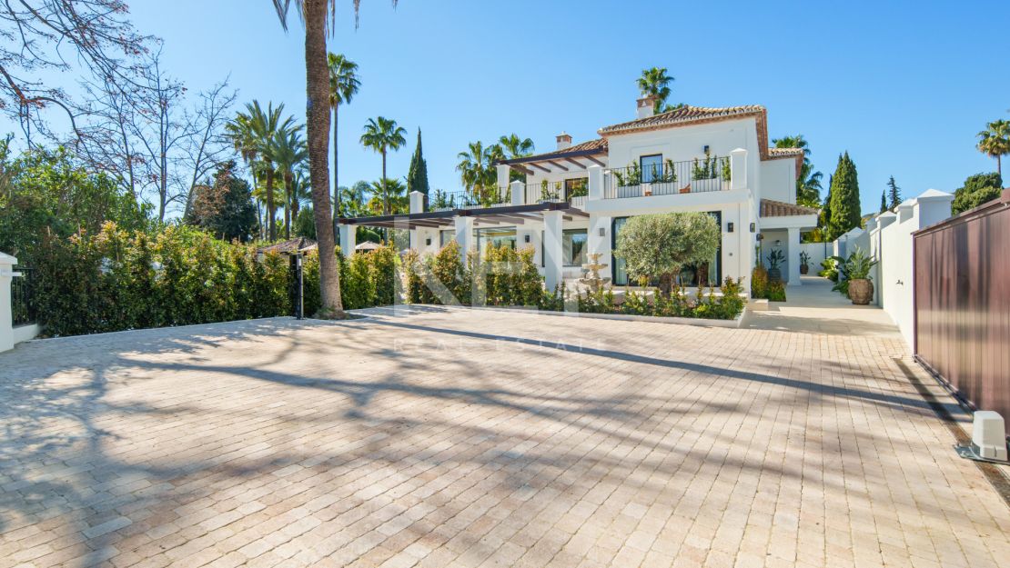 Villa De Lujo En Primera Línea De Golf En Venta En La Cerquilla, Nueva Andalucía, Marbella