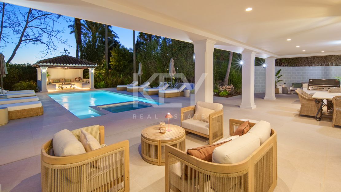 Villa De Lujo En Primera Línea De Golf En Venta En La Cerquilla, Nueva Andalucía, Marbella