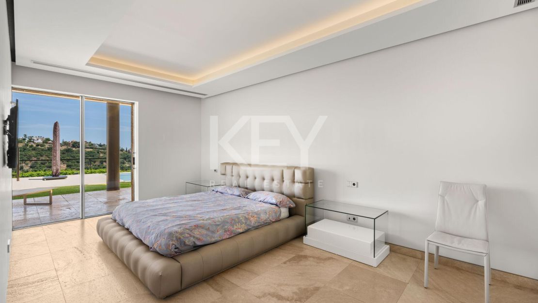 Contemporary Villa with Panoramic Sea, Golf and Mountain Views in Marbella