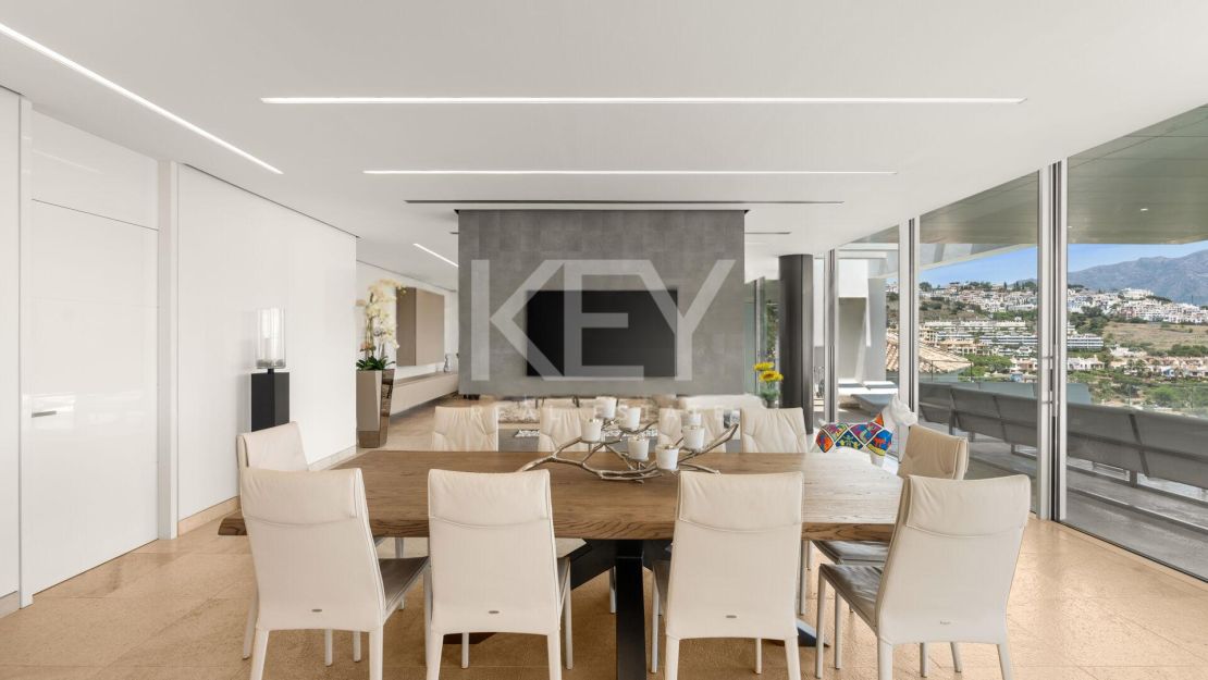 Contemporary Villa with Panoramic Sea, Golf and Mountain Views in Marbella