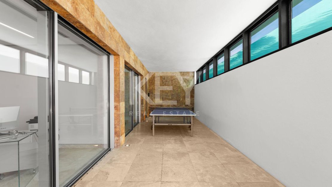 Contemporary Villa with Panoramic Sea, Golf and Mountain Views in Marbella