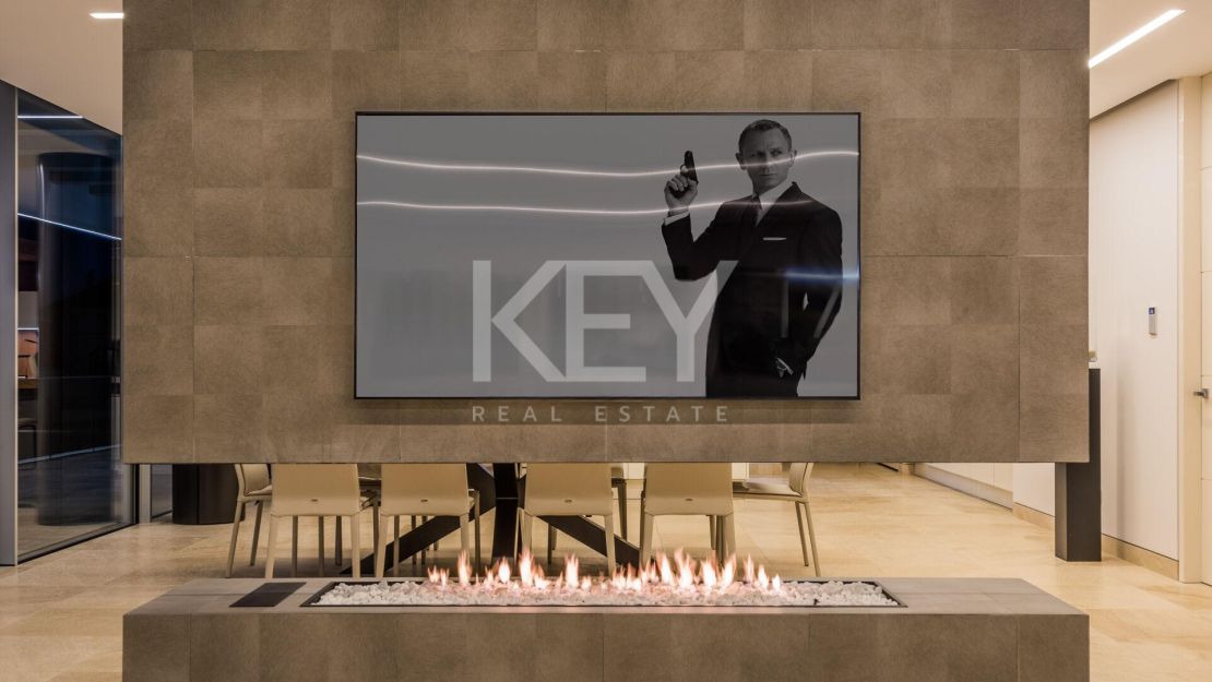 Contemporary Villa with Panoramic Sea, Golf and Mountain Views in Marbella