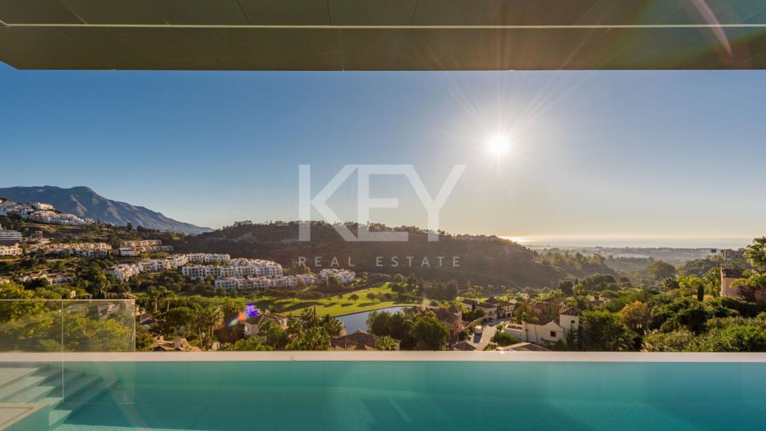 Contemporary Villa with Panoramic Sea, Golf and Mountain Views in Marbella