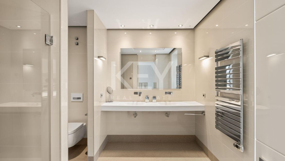 Contemporary Villa with Panoramic Sea, Golf and Mountain Views in Marbella