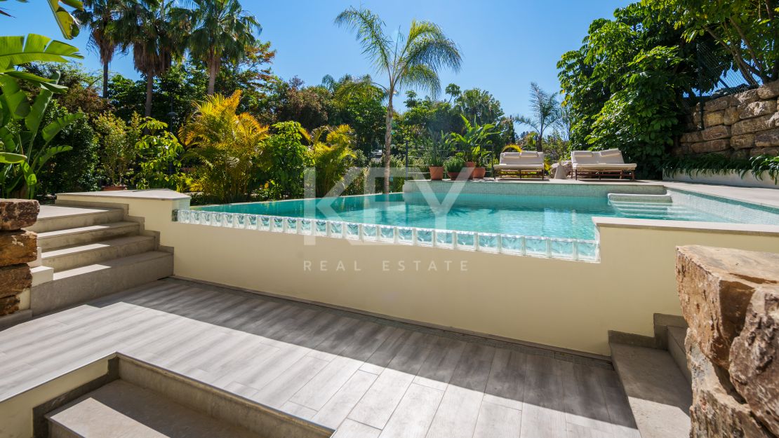 Contemporary Luxury Villa for Sale in El Campanario, Estepona