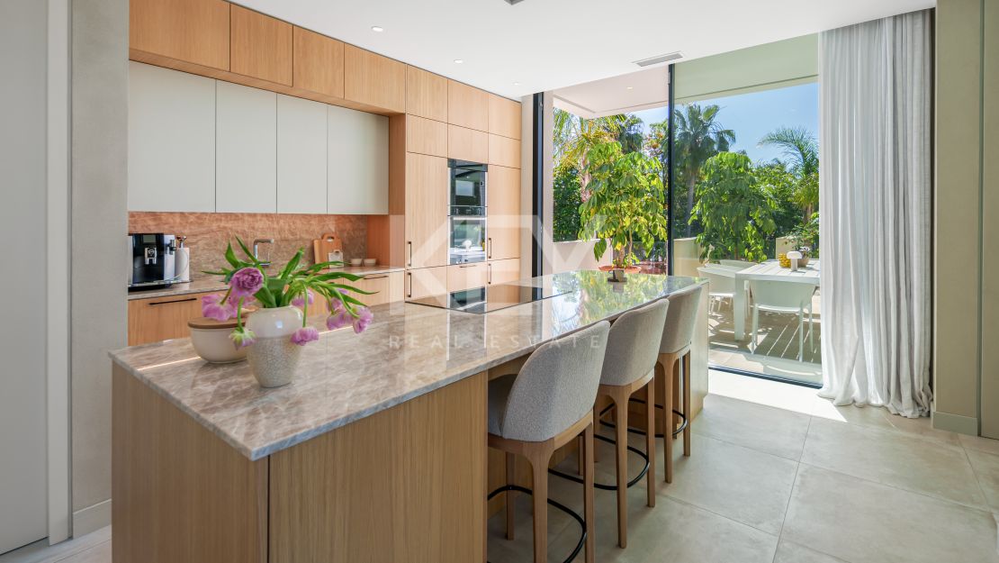 Contemporary Luxury Villa for Sale in El Campanario, Estepona