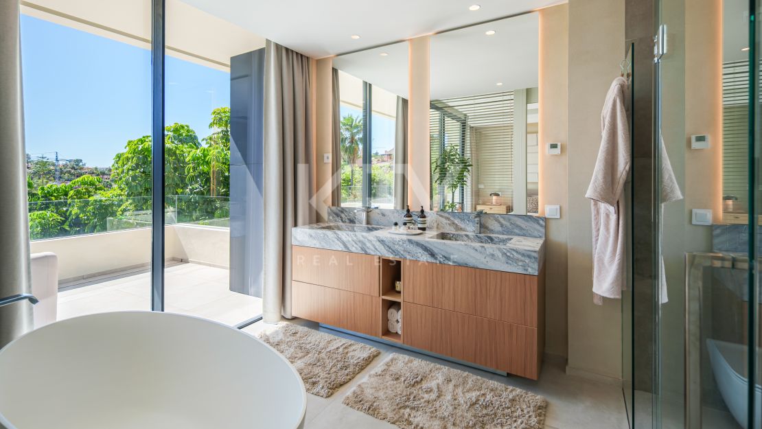 Contemporary Luxury Villa for Sale in El Campanario, Estepona