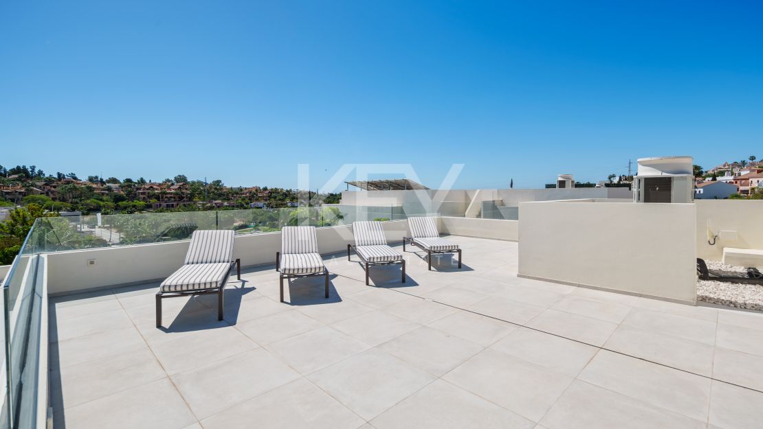 Contemporary Luxury Villa for Sale in El Campanario, Estepona