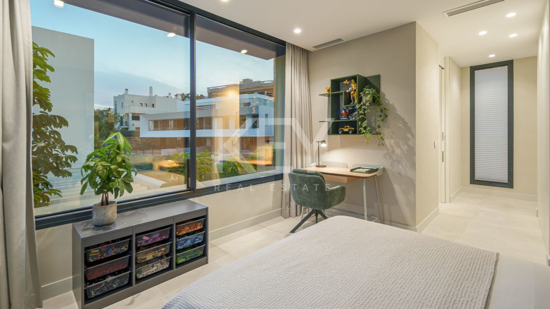 Contemporary Luxury Villa for Sale in El Campanario, Estepona