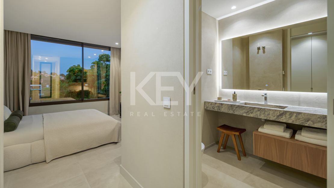 Contemporary Luxury Villa for Sale in El Campanario, Estepona
